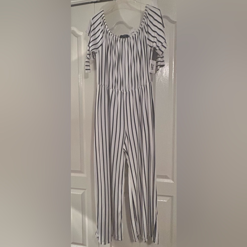 Vibe Sportswear Black & White Jumpsuit